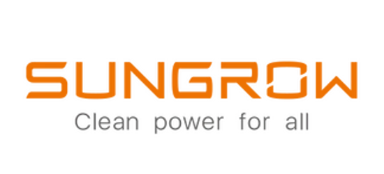 Hier sehen wir das Logo von Sungrow, einem prominenten Anbieter in der erneuerbaren Energiebranche. Der auffällige orangefarbene Schriftzug SUNGROW dominiert das Bild und zieht sofort die Aufmerksamkeit auf sich. Darunter befindet sich der Slogan Clean power for all, der die Mission des Unternehmens unterstreicht: saubere Energie für alle zugänglich zu machen. Dieses Logo repräsentiert die innovative und fortschrittliche Ausrichtung von Sungrow im Bereich nachhaltiger Energielösungen.